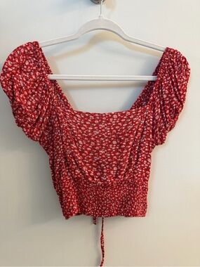 Sim & Sam Crop short sleeve blouse. Red - Size S Tie detail back. Elastic waist